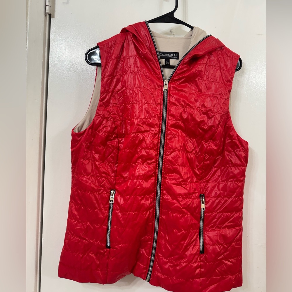 Chic Red Hooded Women's Vest